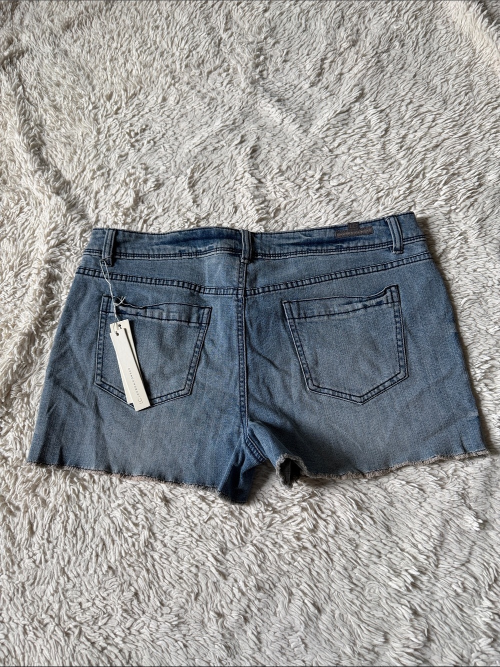 NWT LC Lauren Conrad Faded Blue Denim Cutoff Shorts size 14 - Picture 10 of 10